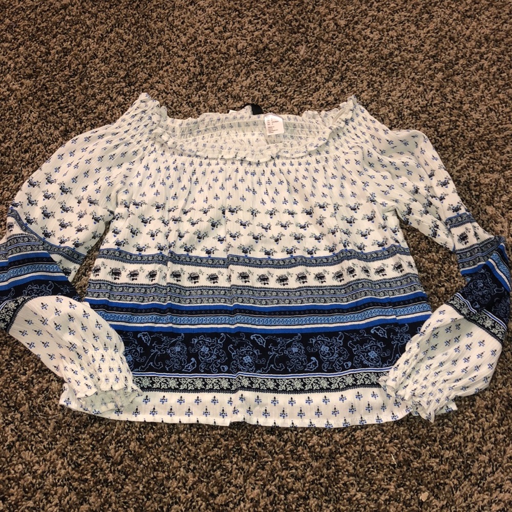 Cute off the should mid top